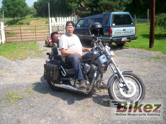 2005 Suzuki Boulevard S83 photo
